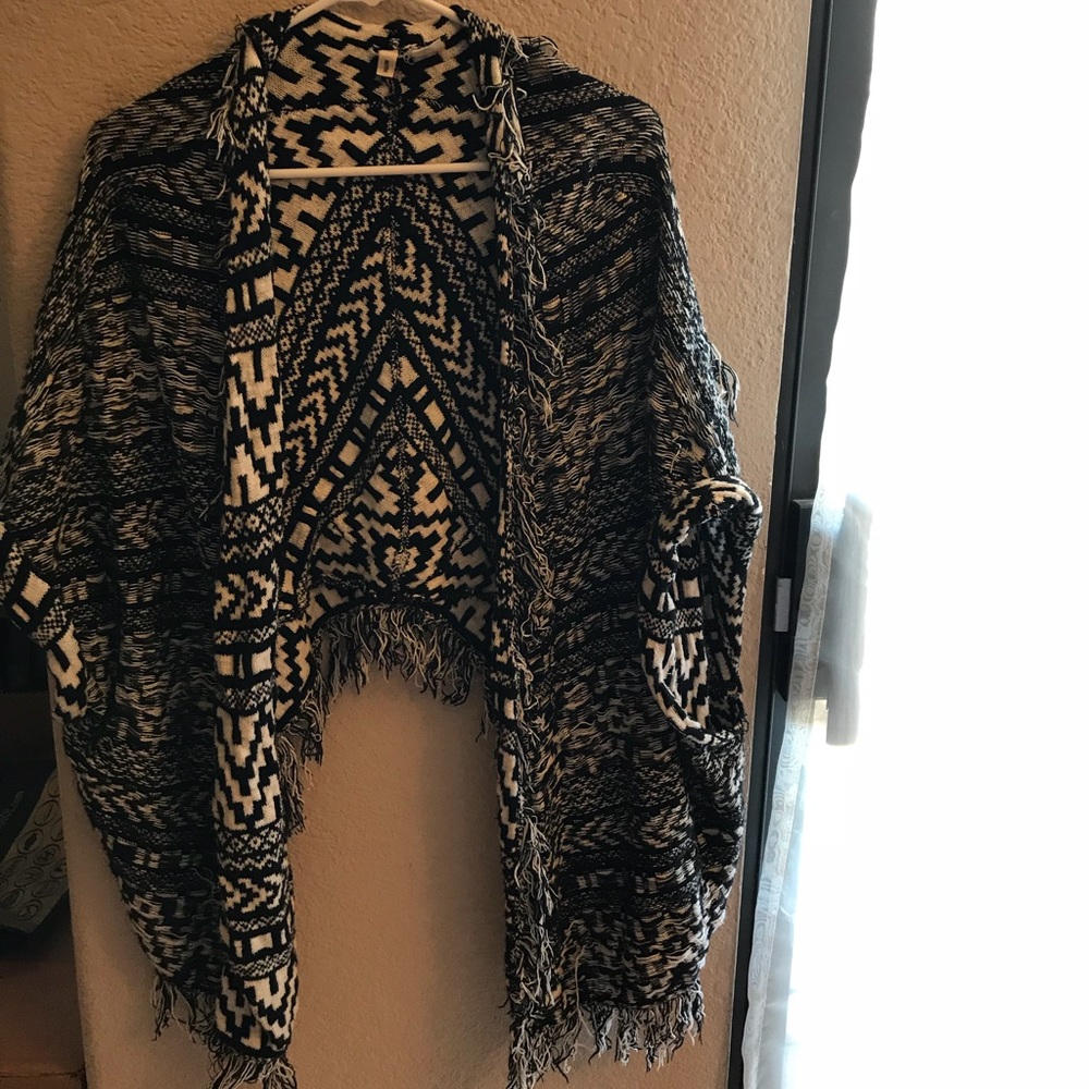 Moth XS Black & Cream Sleeveless Sweater